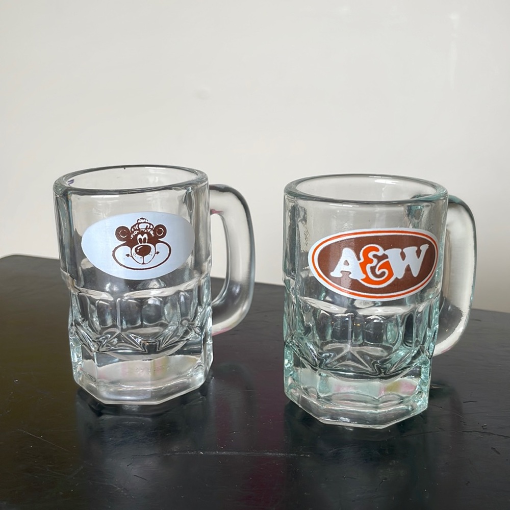 Vintage Two mini A&W mugs